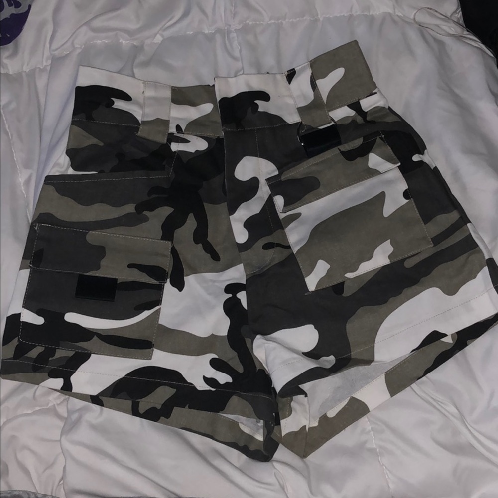 CAMO SHORTS